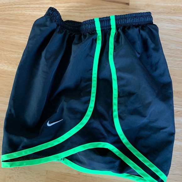 Nike Pants - Nike tempo shorts